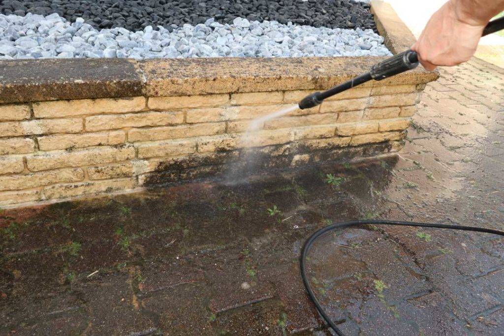 Exterior Cleaning And Building Cleaning With High Pressure Water